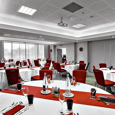 Courtyard By Marriott Airport Ξενοδοχείο 4*