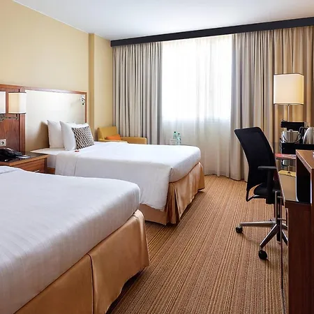 Courtyard By Marriott Airport Ξενοδοχείο