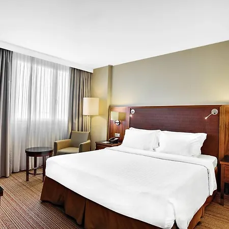 Courtyard By Marriott Airport