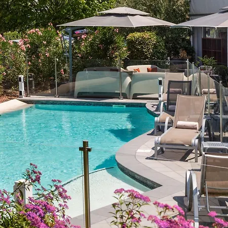 Courtyard By Marriott Airport 4*
