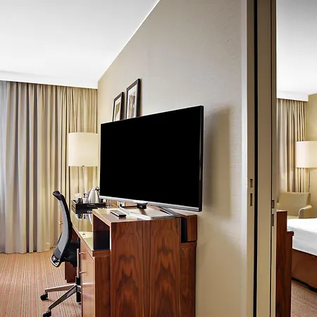 Ξενοδοχείο Courtyard By Marriott Airport