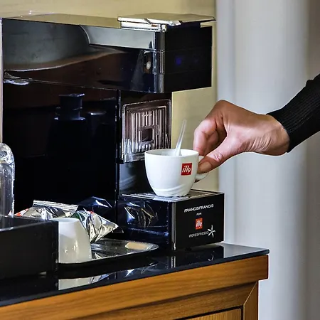 Courtyard By Marriott Airport 4*