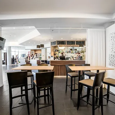 Courtyard By Marriott Airport Ξενοδοχείο 4*
