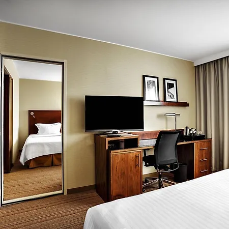 Ξενοδοχείο Courtyard By Marriott Airport 4*