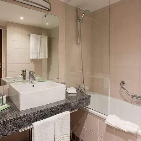 Courtyard By Marriott Airport Ξενοδοχείο 4*