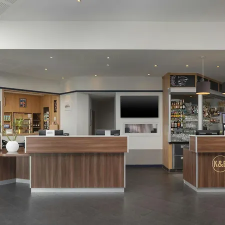 Courtyard By Marriott Airport Ξενοδοχείο 4*