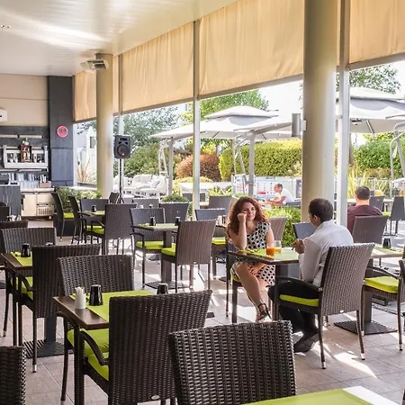 Courtyard By Marriott Airport Ξενοδοχείο 4*