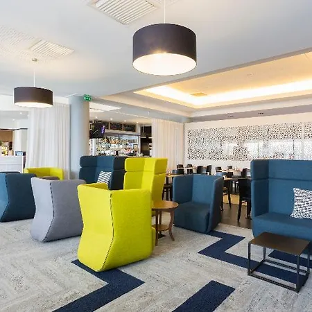 Courtyard By Marriott Airport 4*